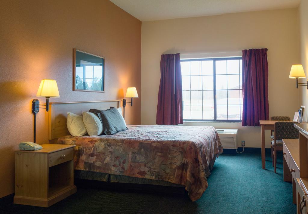 White Oak Inn And Suites Deer River Buitenkant foto