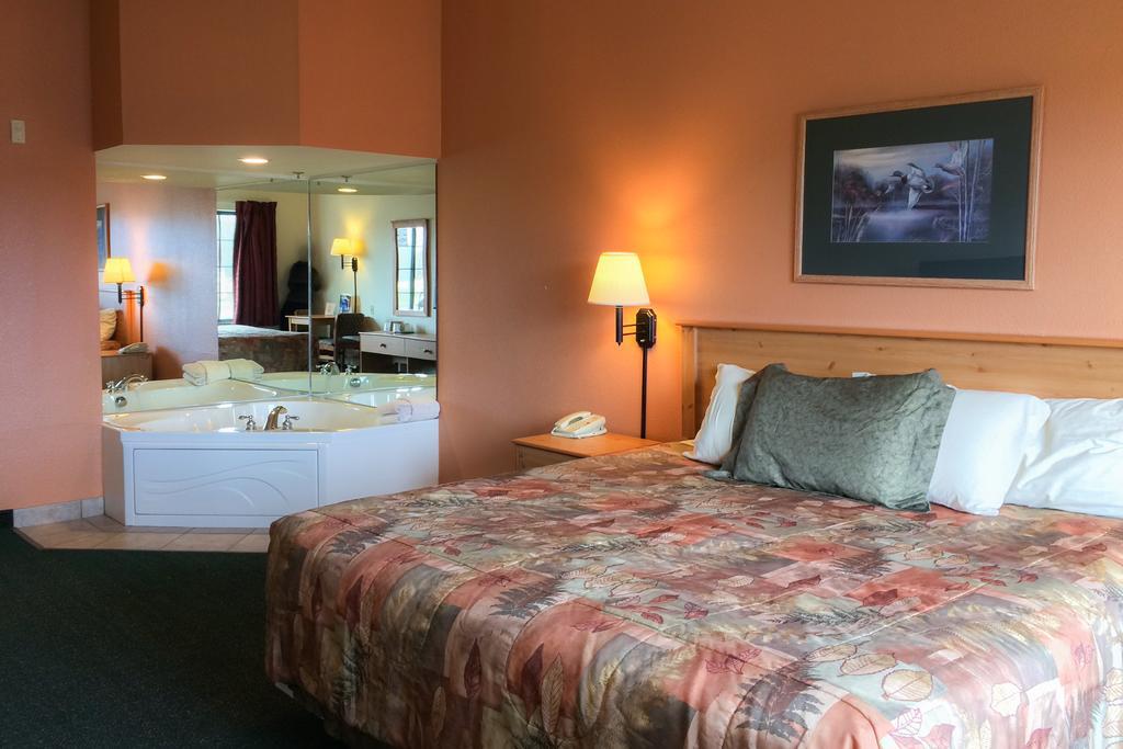 White Oak Inn And Suites Deer River Buitenkant foto