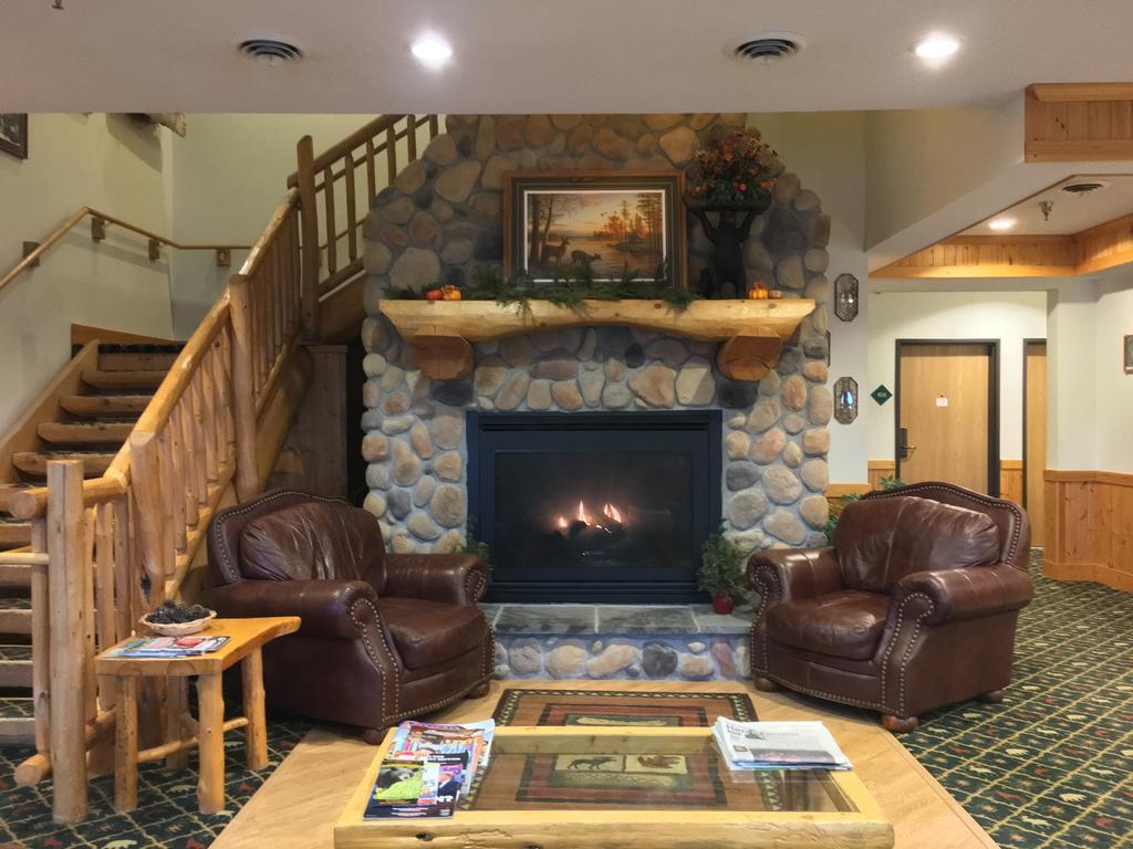 White Oak Inn And Suites Deer River Buitenkant foto