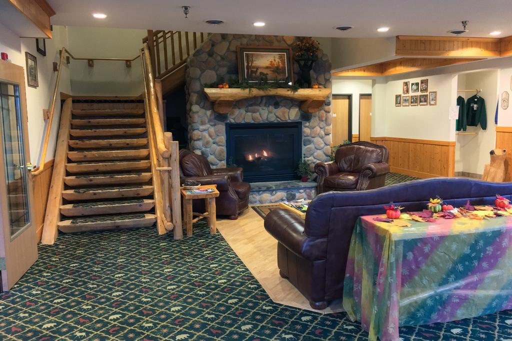 White Oak Inn And Suites Deer River Buitenkant foto