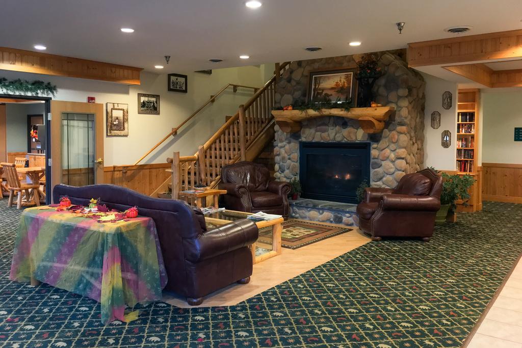 White Oak Inn And Suites Deer River Buitenkant foto