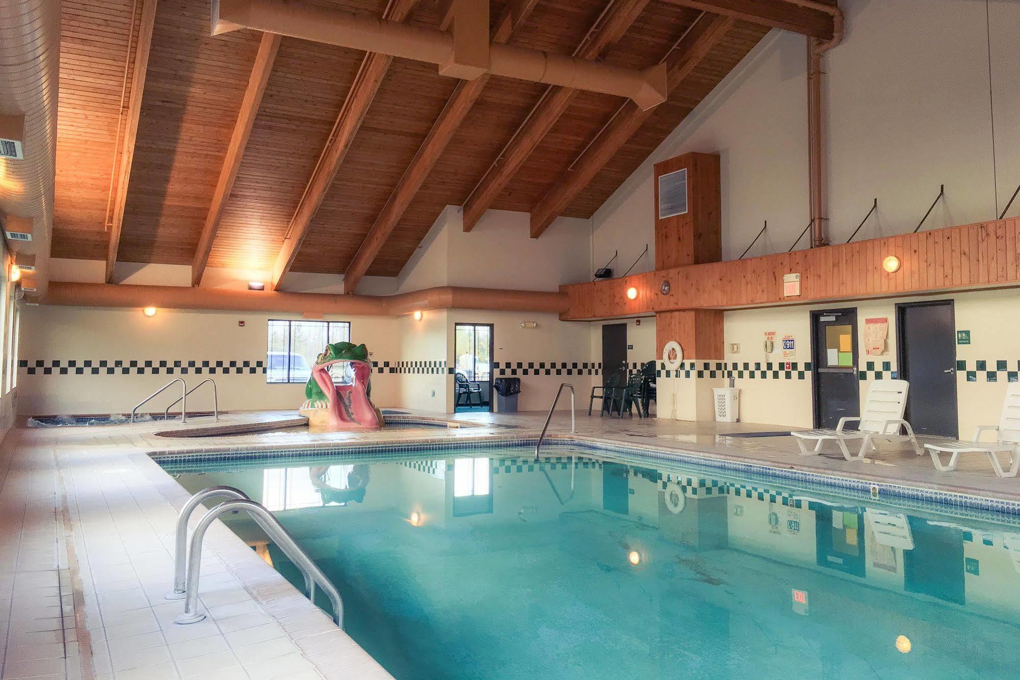 White Oak Inn And Suites Deer River Buitenkant foto