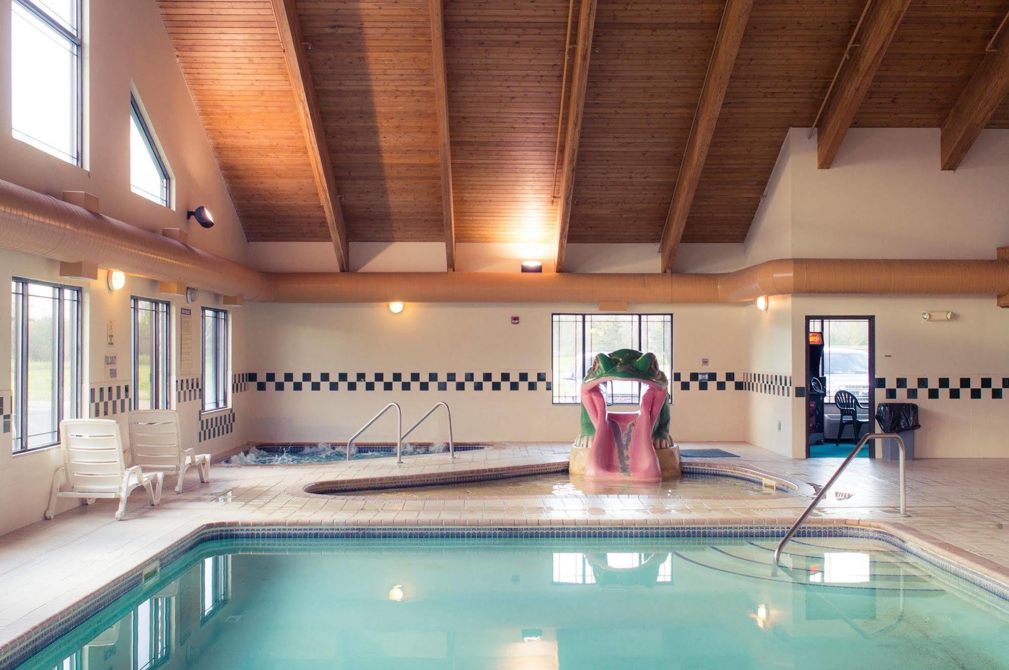 White Oak Inn And Suites Deer River Buitenkant foto