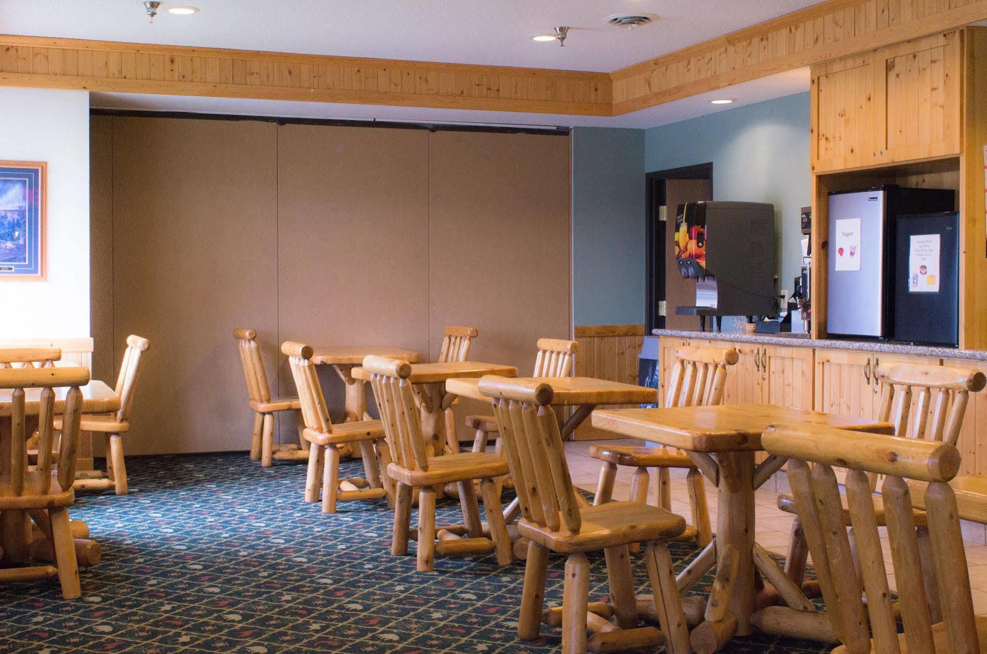 White Oak Inn And Suites Deer River Buitenkant foto